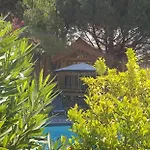 Le Clos Des Romarins 3* סן-פאלה-סור-מר