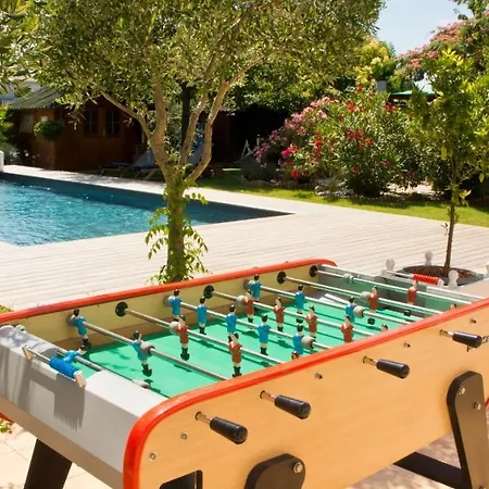 Le Clos Des Romarins Bed & Breakfast
