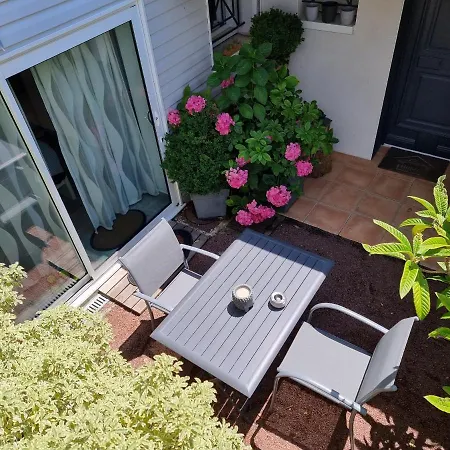 Bed & Breakfast Le Clos Des Romarins 2*