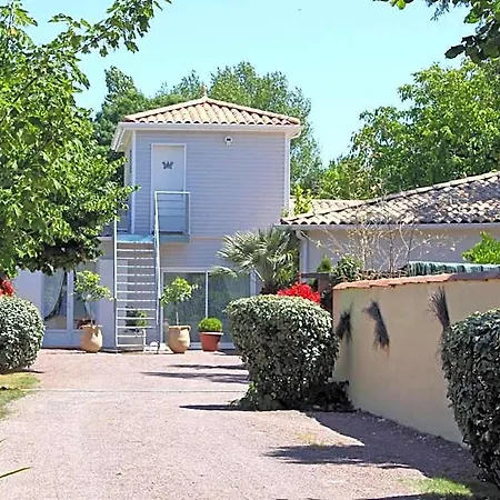 Couette-café Le Clos Des Romarins 3*
