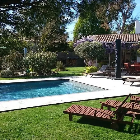 Nocleg ze śniadaniem Le Clos Des Romarins 3*